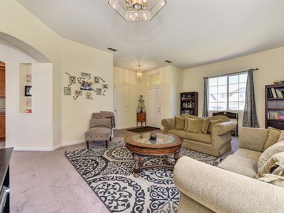 3rd image of 1138 Plumas Links St