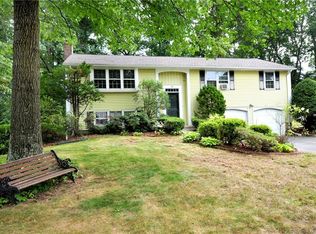 32 Whitney Cir, Windsor, CT 06095