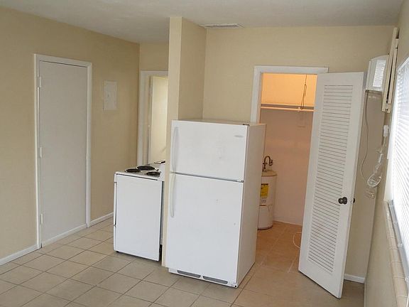 3rd image of 237 SE Park St APT C
