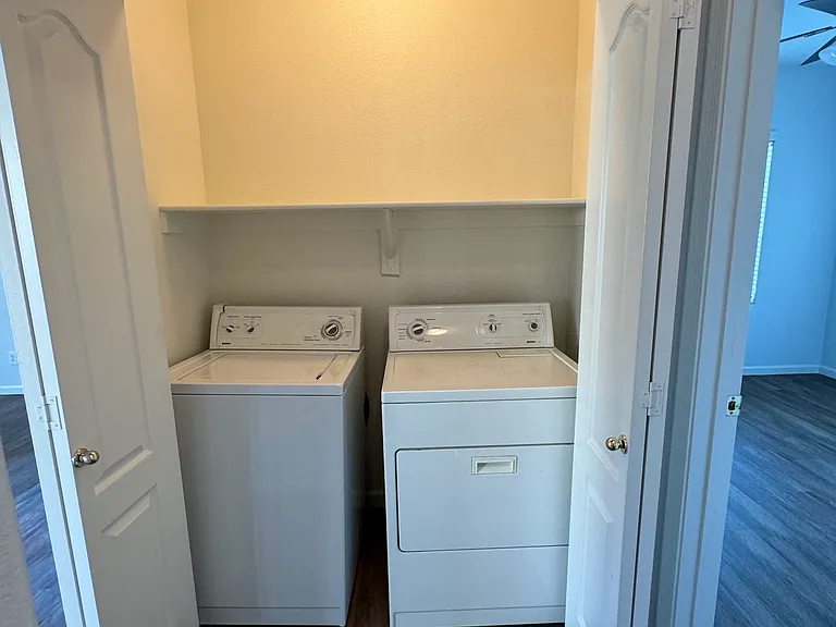 951 E Cherry Hills Dr — Photo 8