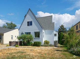 3326 8th Ave W, Seattle, WA 98119