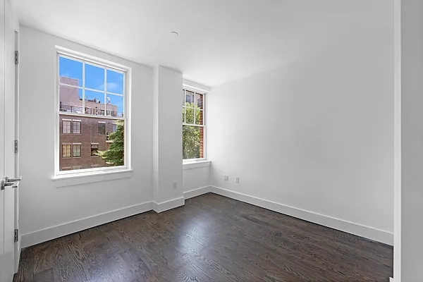 Rented by Farside Realty LLC | media 6