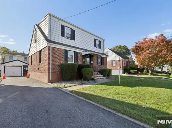 86 Falmouth Avenue, Elmwood Park, NJ 07407