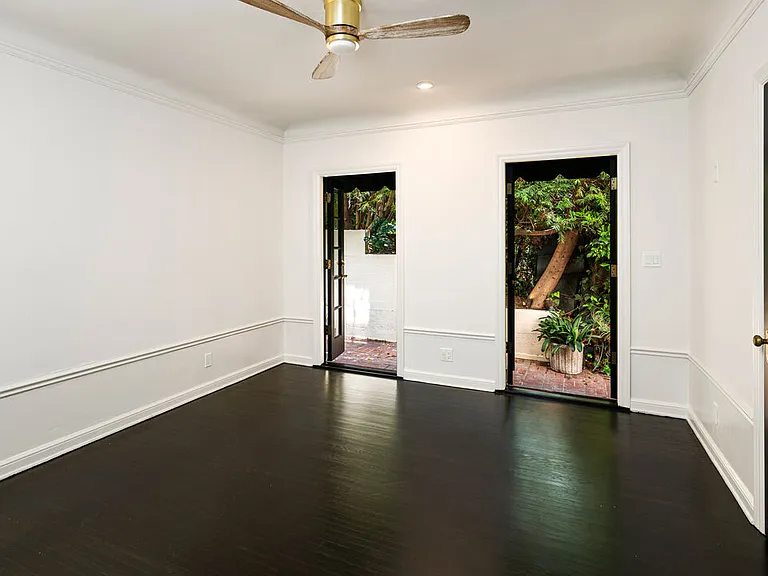 1954 Hillcrest Rd #8 — Photo 15