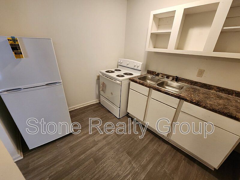 2nd image of 10257 E Us Highway 40 Unit 6