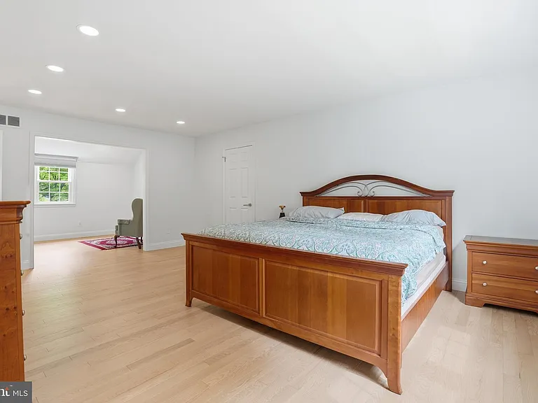 1316 Heller Dr — Photo 36
