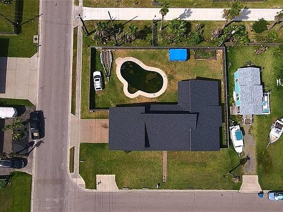 2nd image of 328 Dunes Way