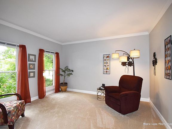 3rd image of 734 Waterside Dr