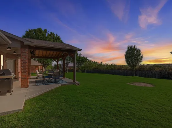 10909 Owl Creek Dr, Fort Worth, TX 76179