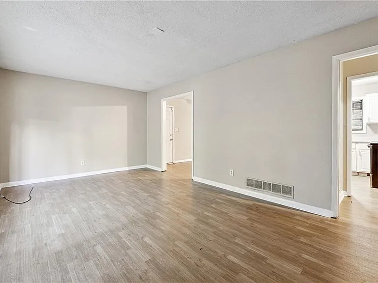 5786 Deerfield Trl — Photo 4