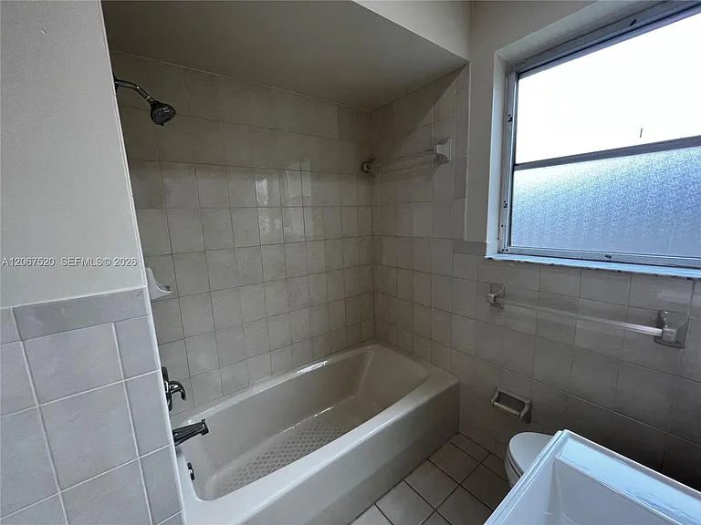 3351 SW 18th St — Photo 22