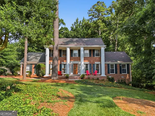 2059 Mountain Creek Dr, Stone Mountain, GA 30087