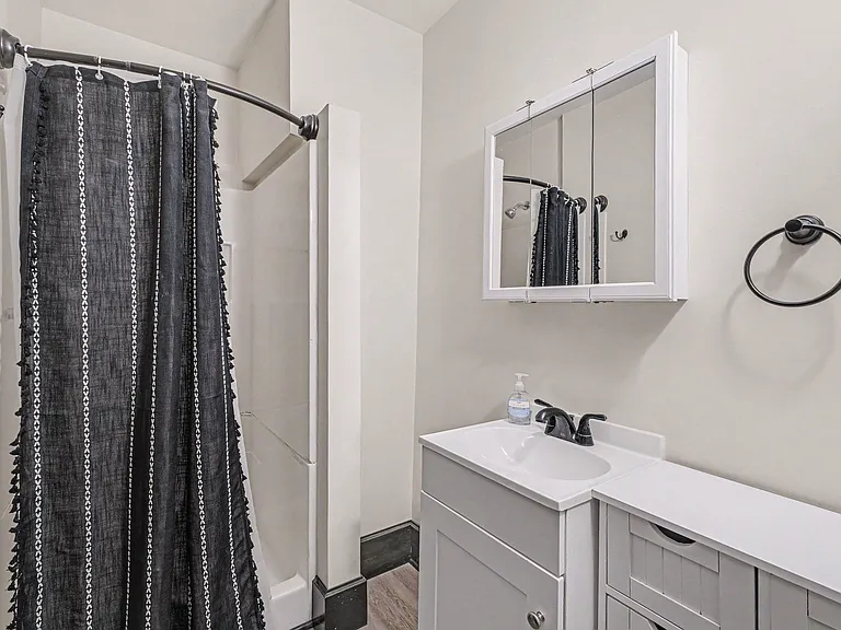 335 Crescent St NE #2 — Photo 23