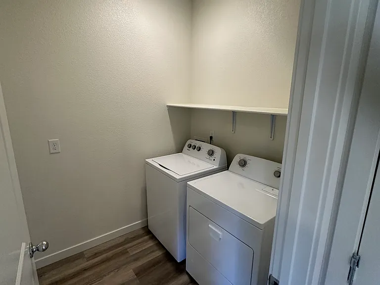 1782 Timberland Dr — Photo 9