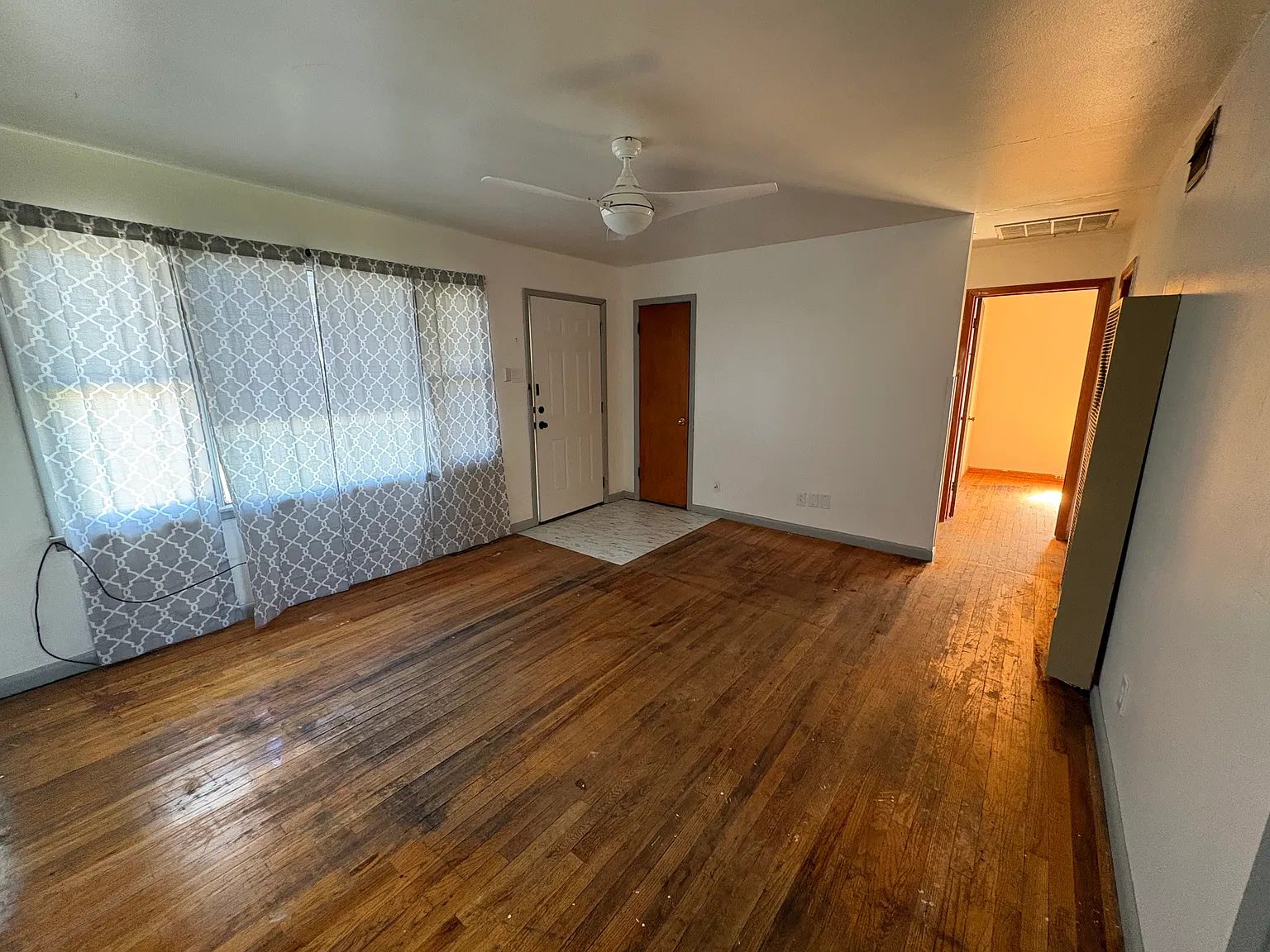 2 bed, 1050 sqft, $1,000 — Photo 3