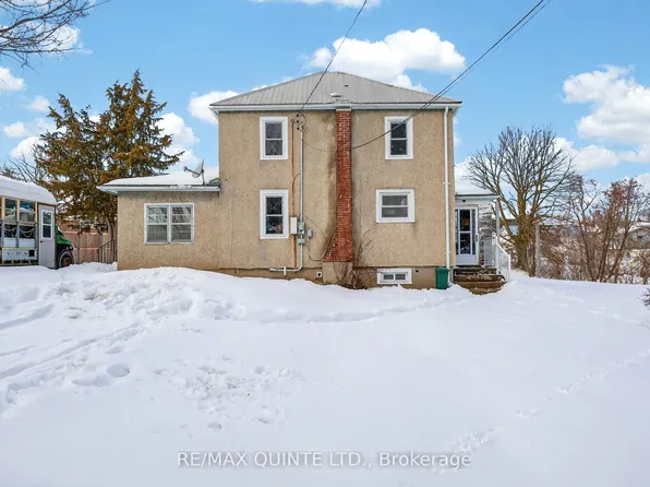 34 Prince Of Wales Dr, Belleville, ON K8P 2T7