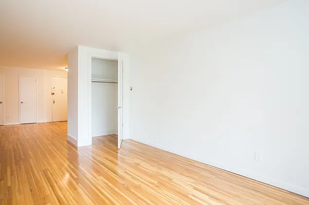 Rented by MNS | media 2