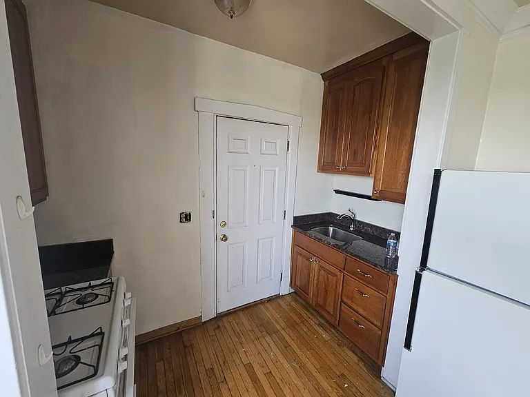 1511 W Bryn Mawr Ave #3F — Photo 2