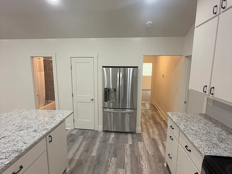 609 Franklin Ave — Photo 4
