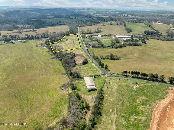 3rd image of 1220 Floyd Walker Rd #3
