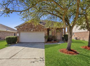8319 Rusty Blackhaw Ln, Baytown, TX 77523