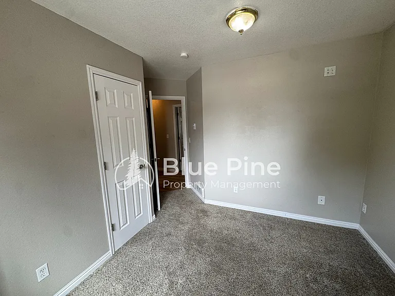 3535 Spring Creek Dr — Photo 18
