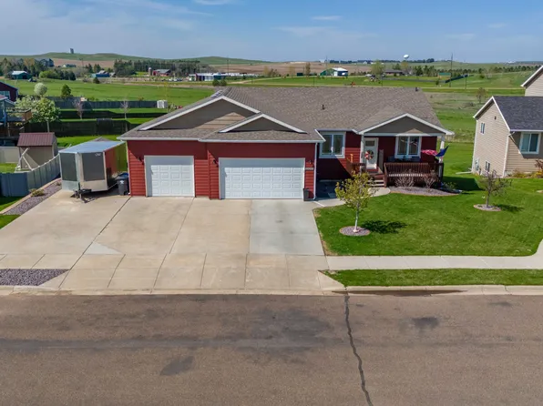 2833 Bullinger Dr, Dickinson, ND 58601