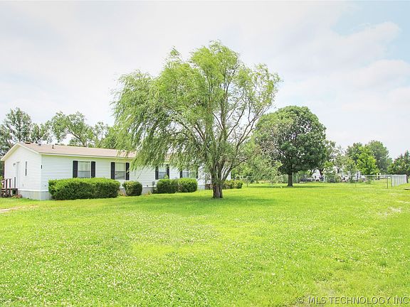 3rd image of 31232 N 3952nd Rd