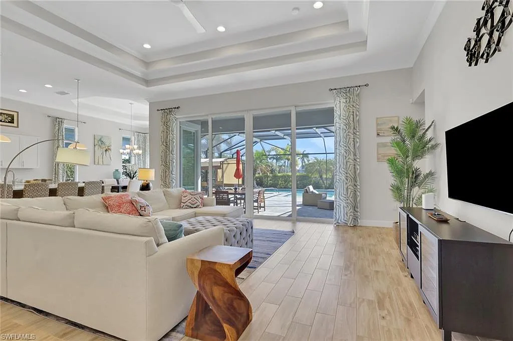 2 bed, 2.5 bath, 2358 sqft, $14,000 — Photo 3