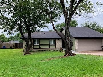 1st image of 2401 Sheri Oak Ln