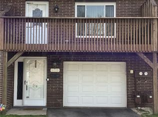 916 Camelot Dr, Pittsburgh, PA 15237