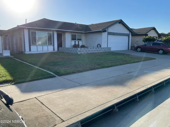 1102 N College Dr, Santa Maria, CA 93454