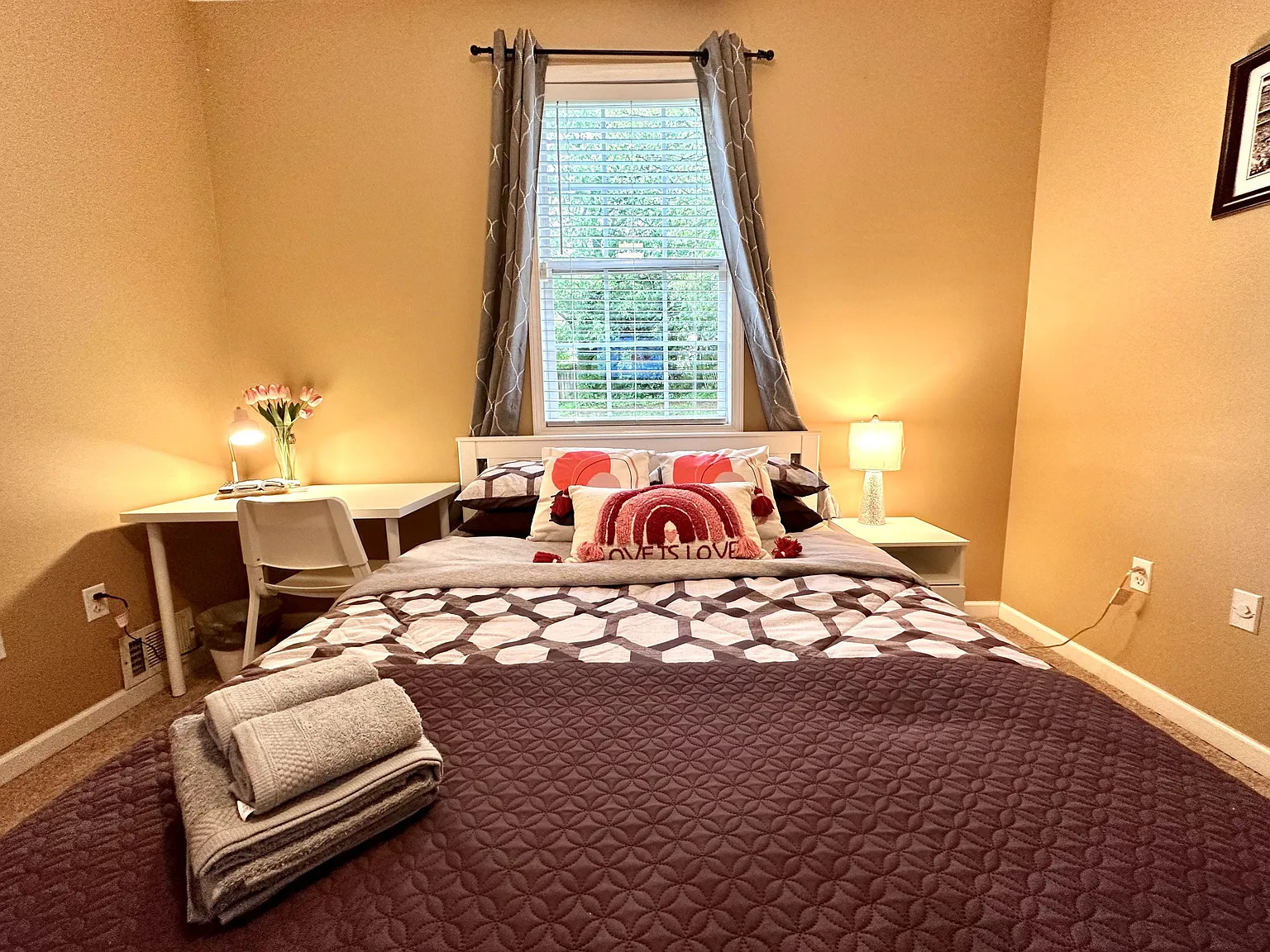 4 bed, 3.0 bath, 3000 sqft, $1,139 — Photo 2