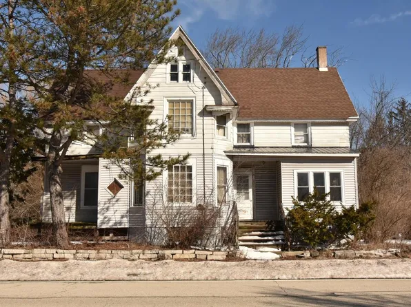 1836 West Mequon ROAD, Mequon, WI 53092