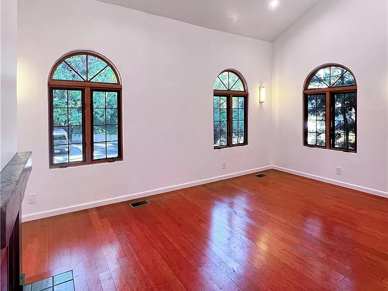8570 Wonderland Ave — Photo 2