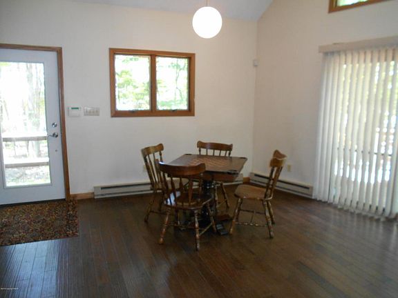4th image of 38 Wylie Cir