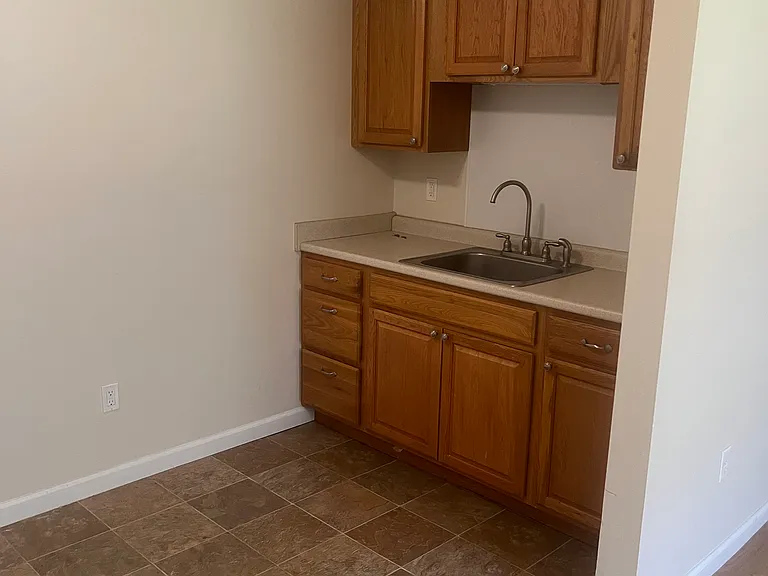 1633 Williston Rd #D — Photo 2
