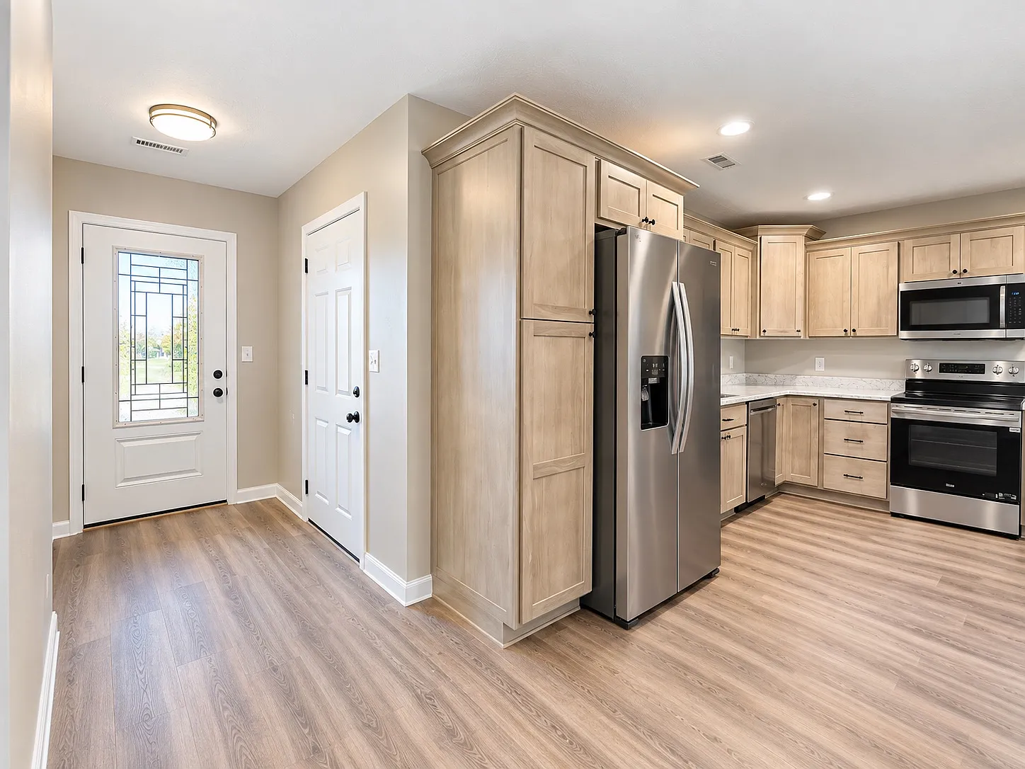 2 bed, 1100 sqft, $1,250 — Photo 3