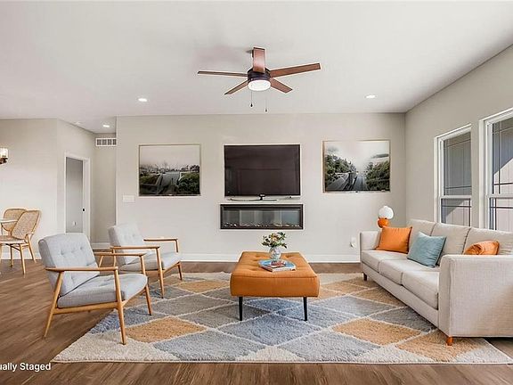 3rd image of 29346 Palmer Dr