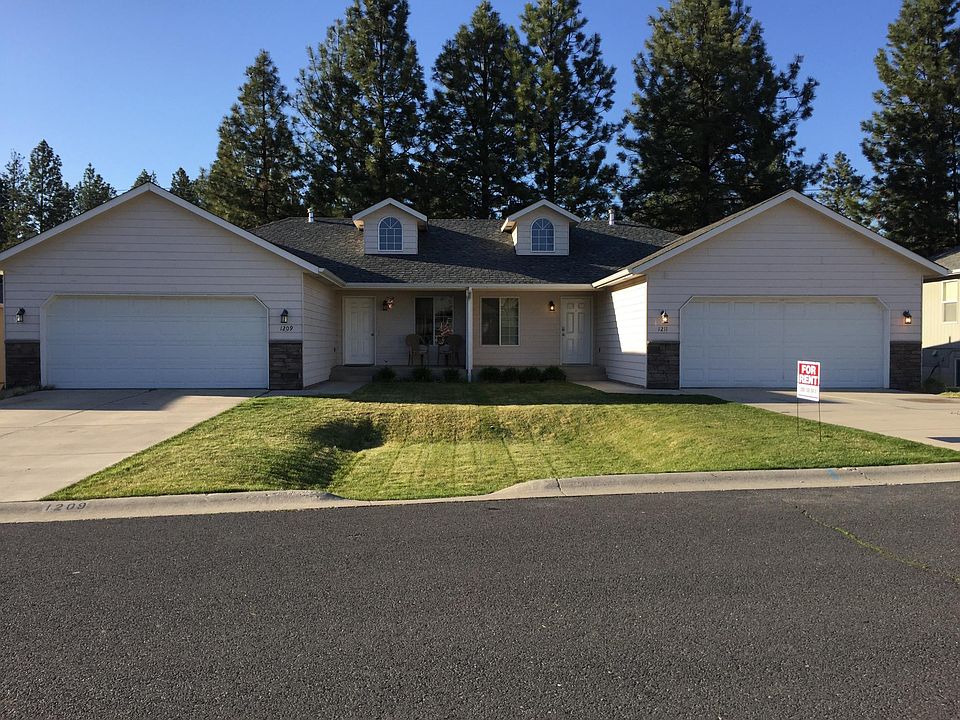 Exterior photo -Front of Duplex. Unit is on the Right Side