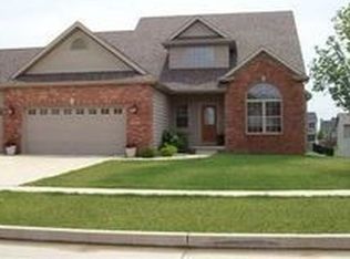 3909 Brookline Ln, Bloomington, IL 61704