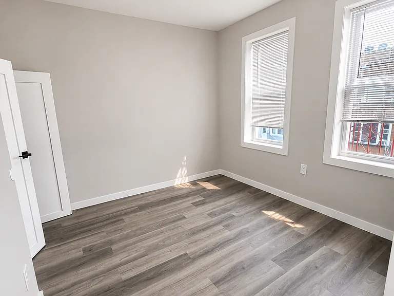 536 51st St #3B — Photo 8