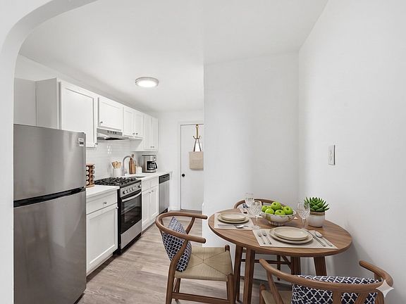 2nd image of 126 W 9th Ave APT 2R