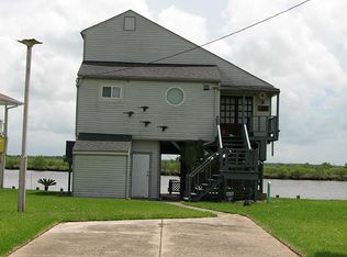 4 Trout Ln, Freeport, TX 77541