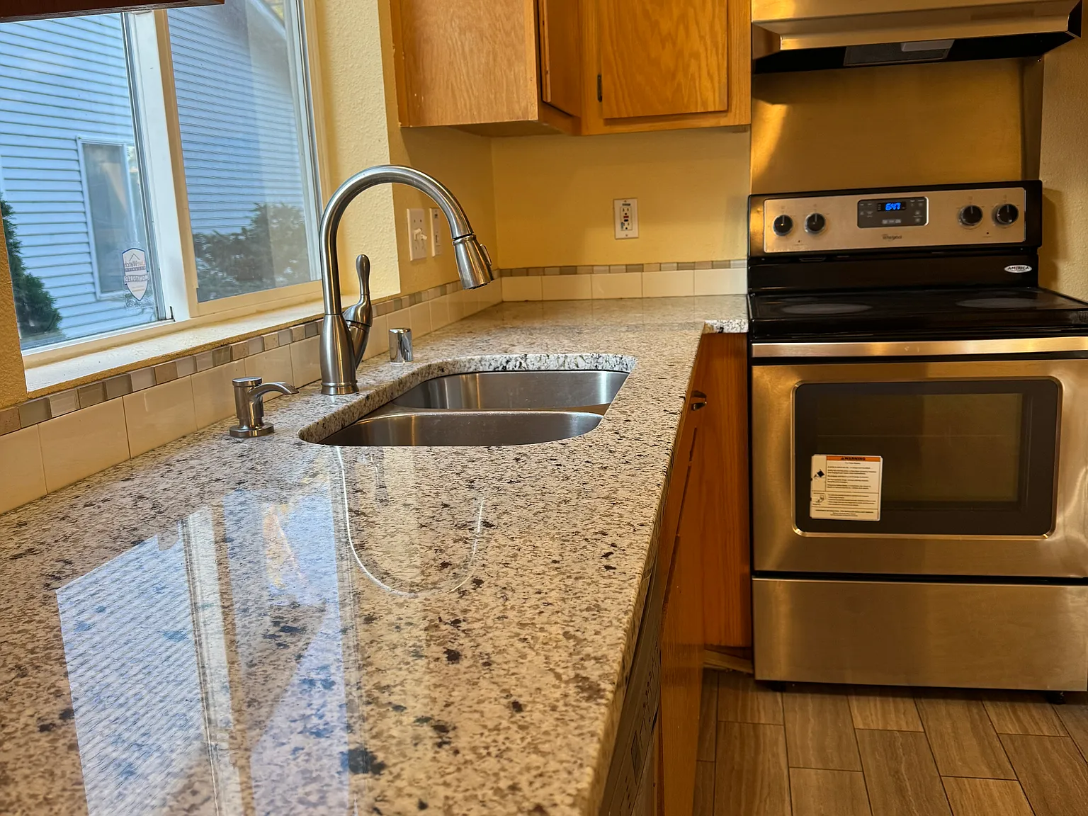 3 bed, 2.5 bath, 1560 sqft, $2,645 — Photo 4