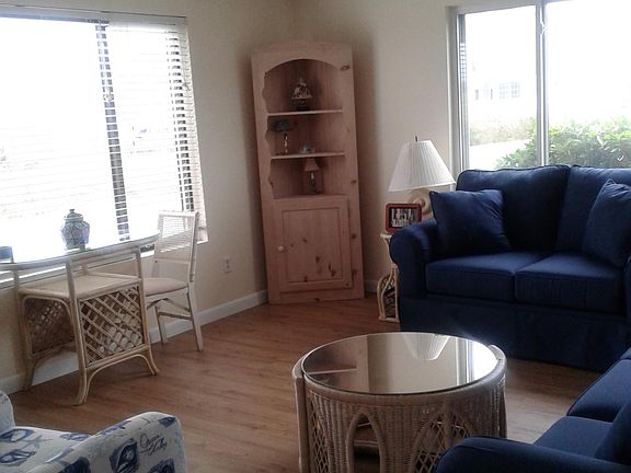 2nd image of 275 N End Blvd APT C12