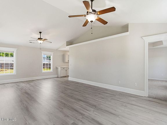 3rd image of 4817 Kings Drive