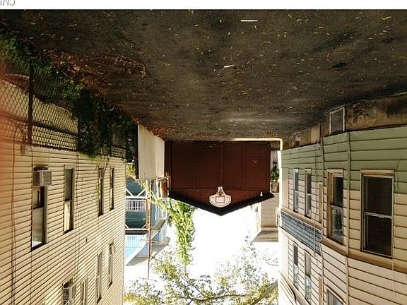 5th image of 756 Hancock Ave