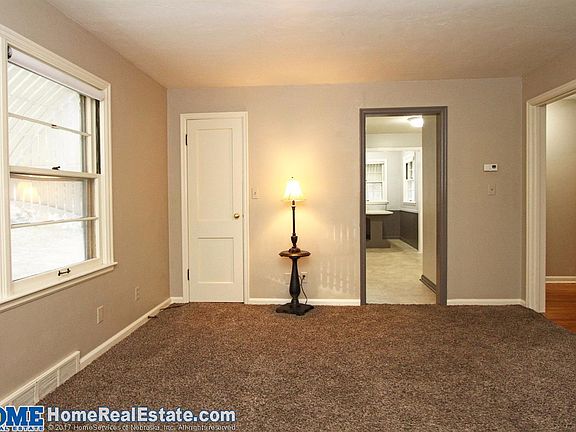 3rd image of 1551 Grace Ave