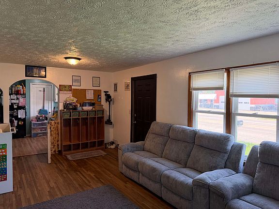 5th image of 2215 W 2nd St